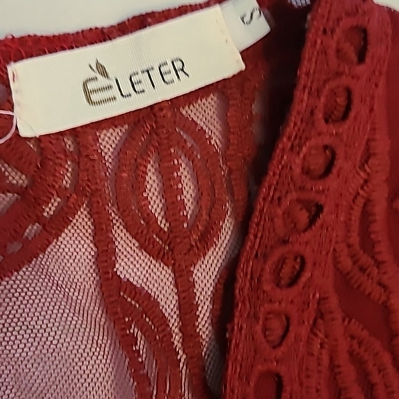 E'leter lace overlay romper midi length. Lovely burgundy in color sz Small(#595) - Picture 7 of 17